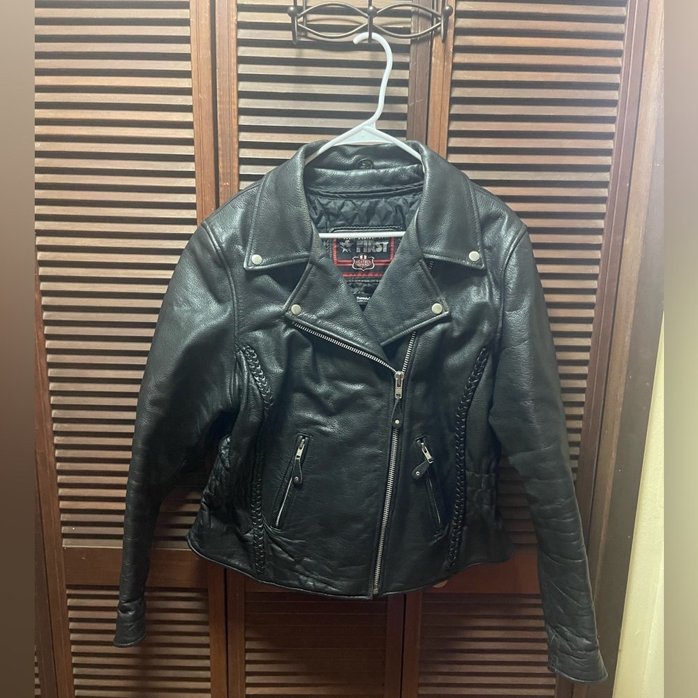 First MFG Women’s Genuine Leather Motorcycle Jacket Size L